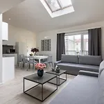 מלון דירות Kinsky Garden And By Dwellfort 4*