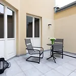 Kinsky Garden And By Dwellfort מלון דירות פראג