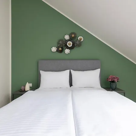 Kinsky Garden And By Dwellfort 4* Прага