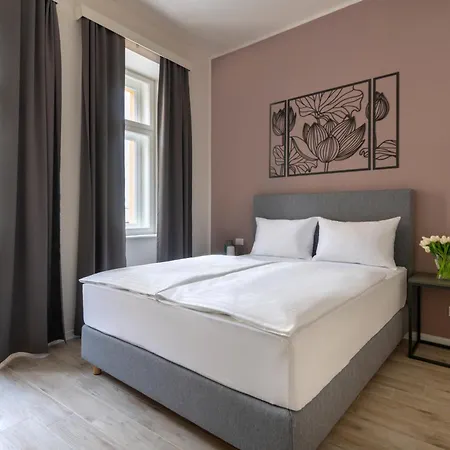 Apartahotel Kinsky Garden And By Dwellfort