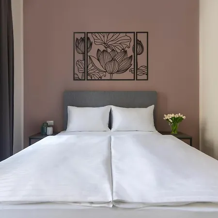 Kinsky Garden And By Dwellfort 4* Прага