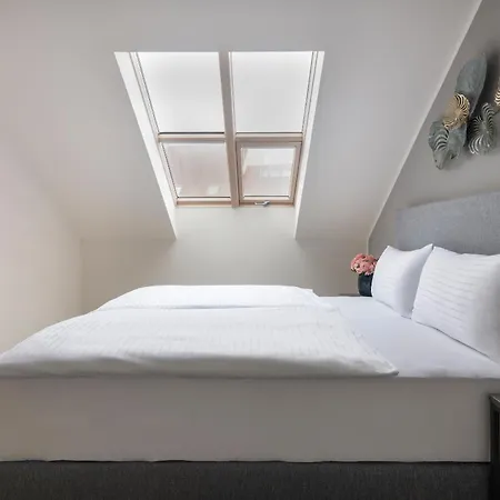 Kinsky Garden And By Dwellfort Aparthotel Praha
