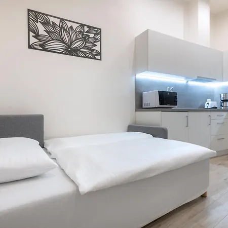 Apartahotel Kinsky Garden And By Dwellfort