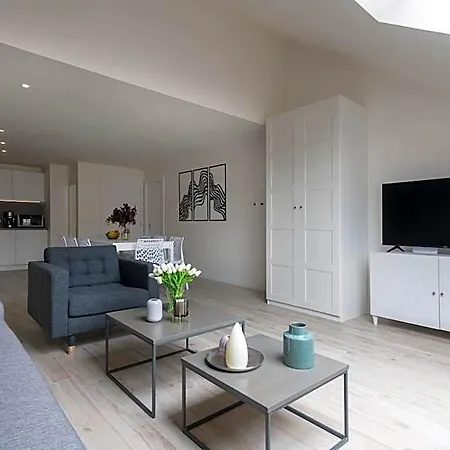 Kinsky Garden And By Dwellfort Apartmanhotel 4*
