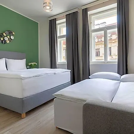 Kinsky Garden And By Dwellfort Apartmanhotel