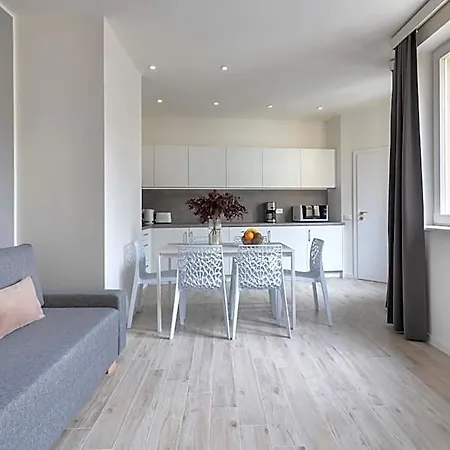 Kinsky Garden And By Dwellfort Apartmanhotel