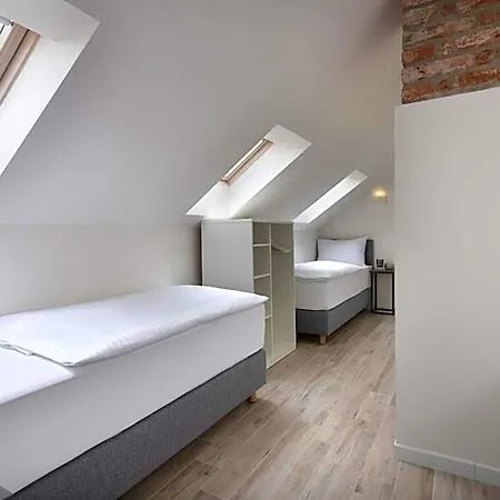 Kinsky Garden And By Dwellfort 4*