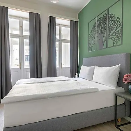 Apartahotel Kinsky Garden And By Dwellfort Praga
