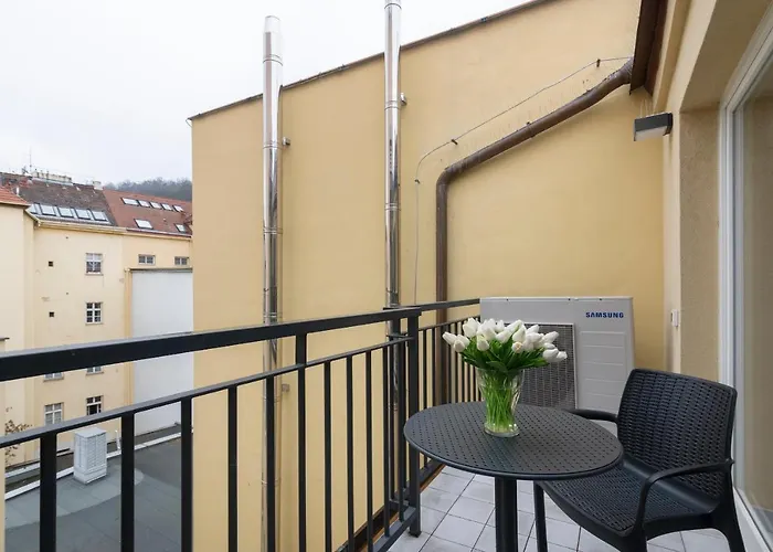 Kinsky Garden And By Dwellfort 4* Praga