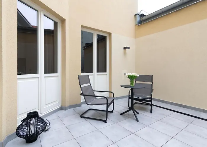 Kinsky Garden And By Dwellfort Apartahotel Praga
