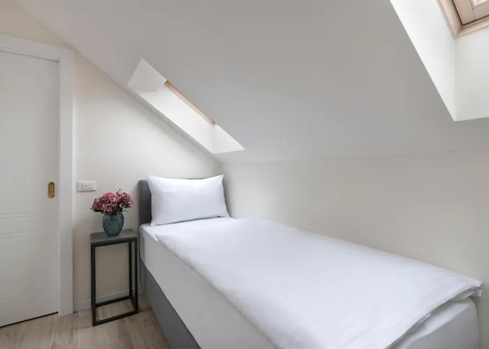 Kinsky Garden And By Dwellfort Apartahotel Praga
