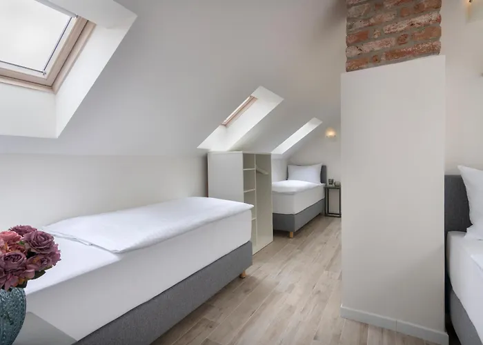 Kinsky Garden And By Dwellfort Apartahotel Praga