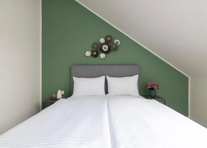 Kinsky Garden And By Dwellfort 4* Praga