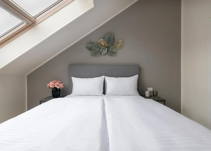 Kinsky Garden And By Dwellfort Apartahotel Praga