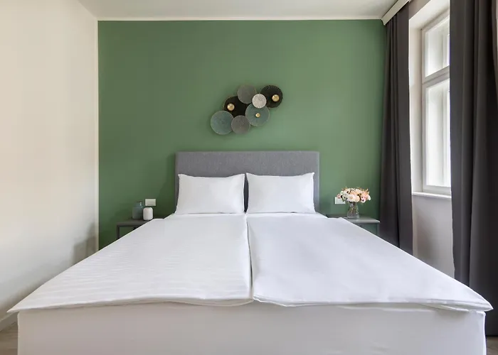 Kinsky Garden And By Dwellfort 4*
