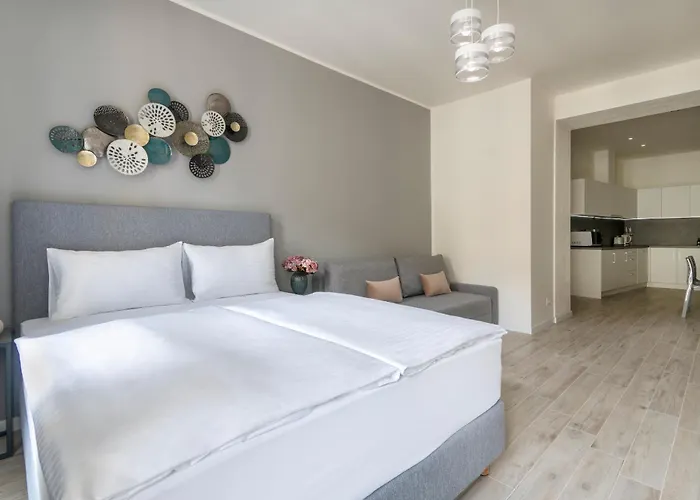 Kinsky Garden And By Dwellfort Apartahotel 4*