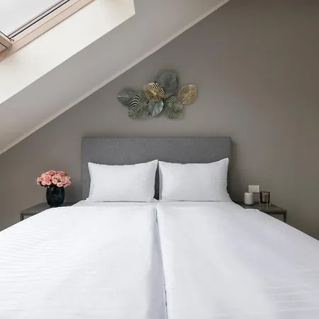 Kinsky Garden And By Dwellfort Appart hôtel Prague