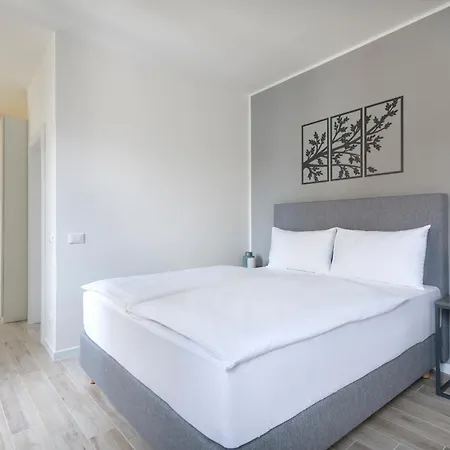 Апарт-отель Kinsky Garden And By Dwellfort